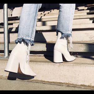 ALIAS MAE SIZE 8 white ahara boot